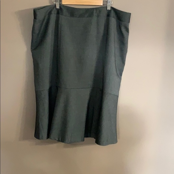 Skirts - Picture 3 of 6